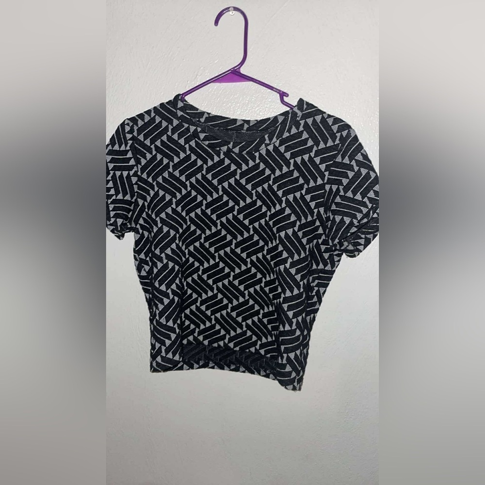 Black and White Geometric Pattern Top